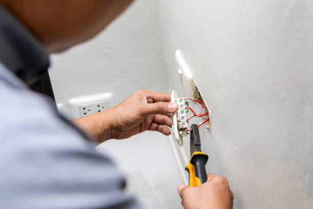 Best Electrical Outlet Repair  in Northbrook, IL